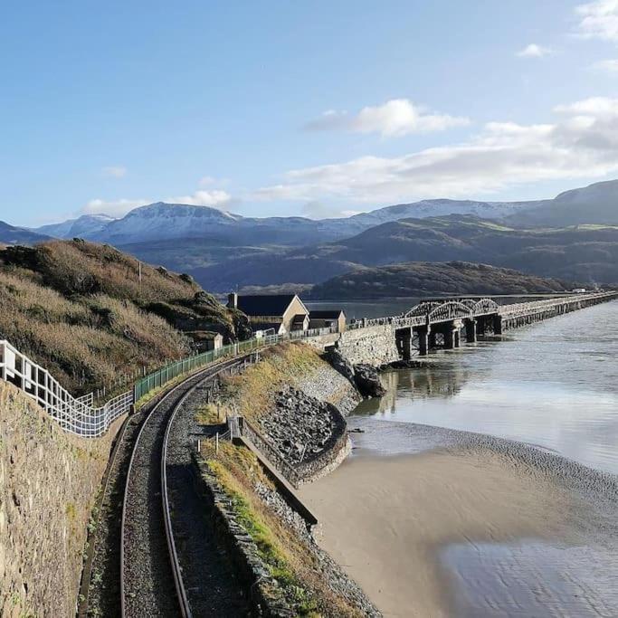Harbourside 2 Bed Apartment, Barmouth Bridge Views エクステリア 写真